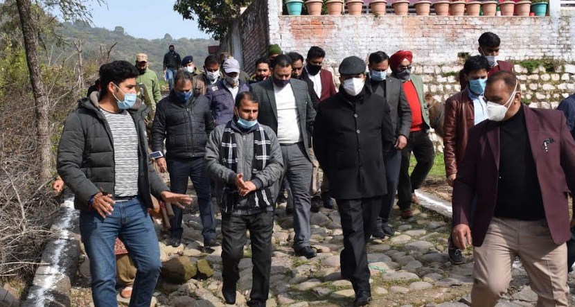 Advisor Baseer Khan visits Mansar